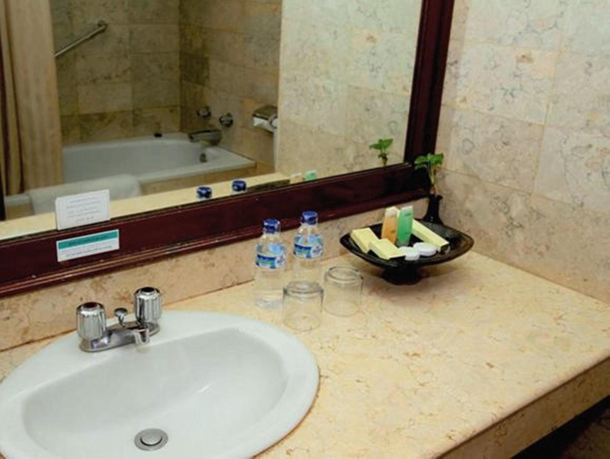 Grand Legi Hotel Mataram Ngoại thất bức ảnh