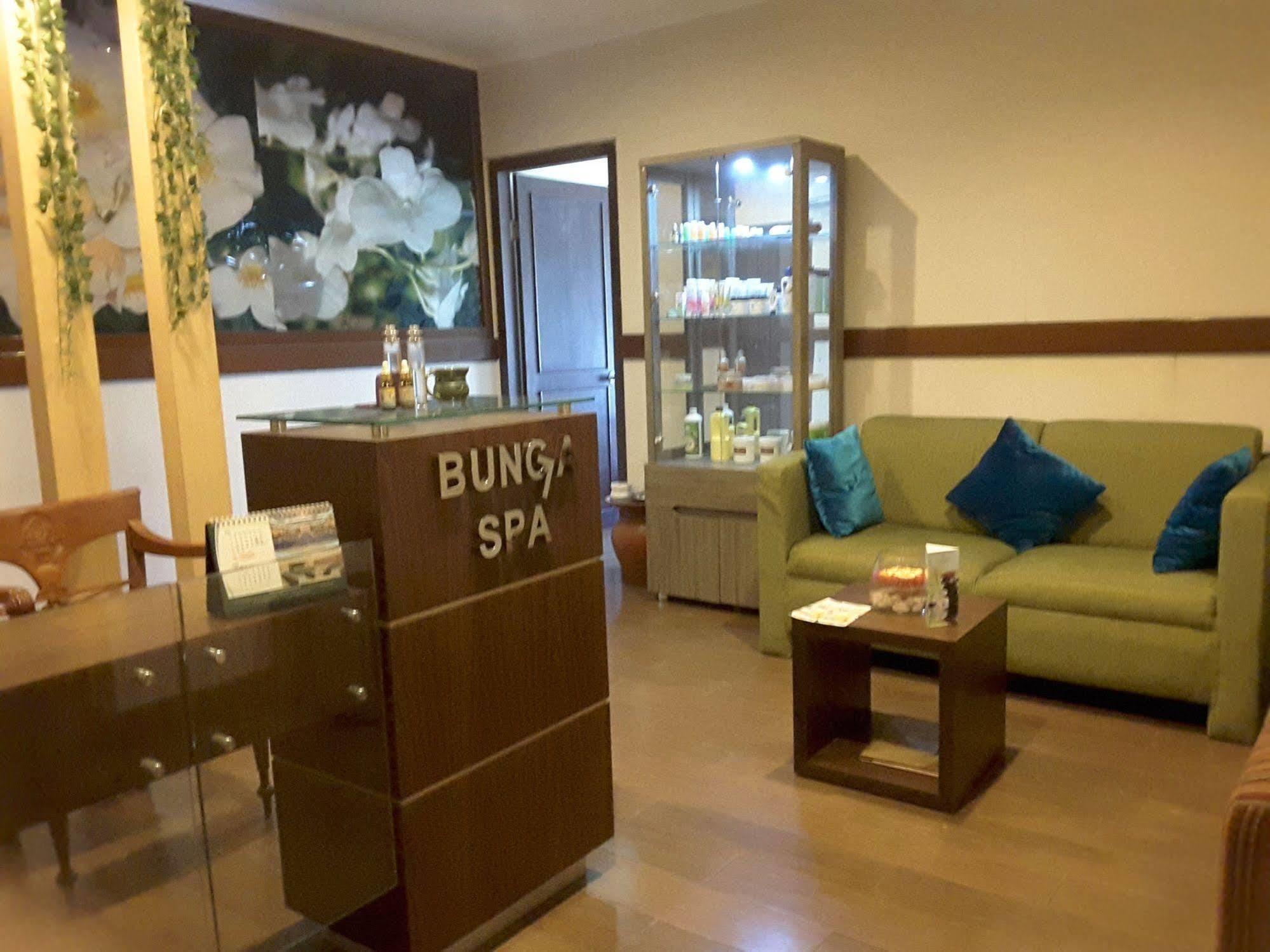 Grand Legi Hotel Mataram Ngoại thất bức ảnh