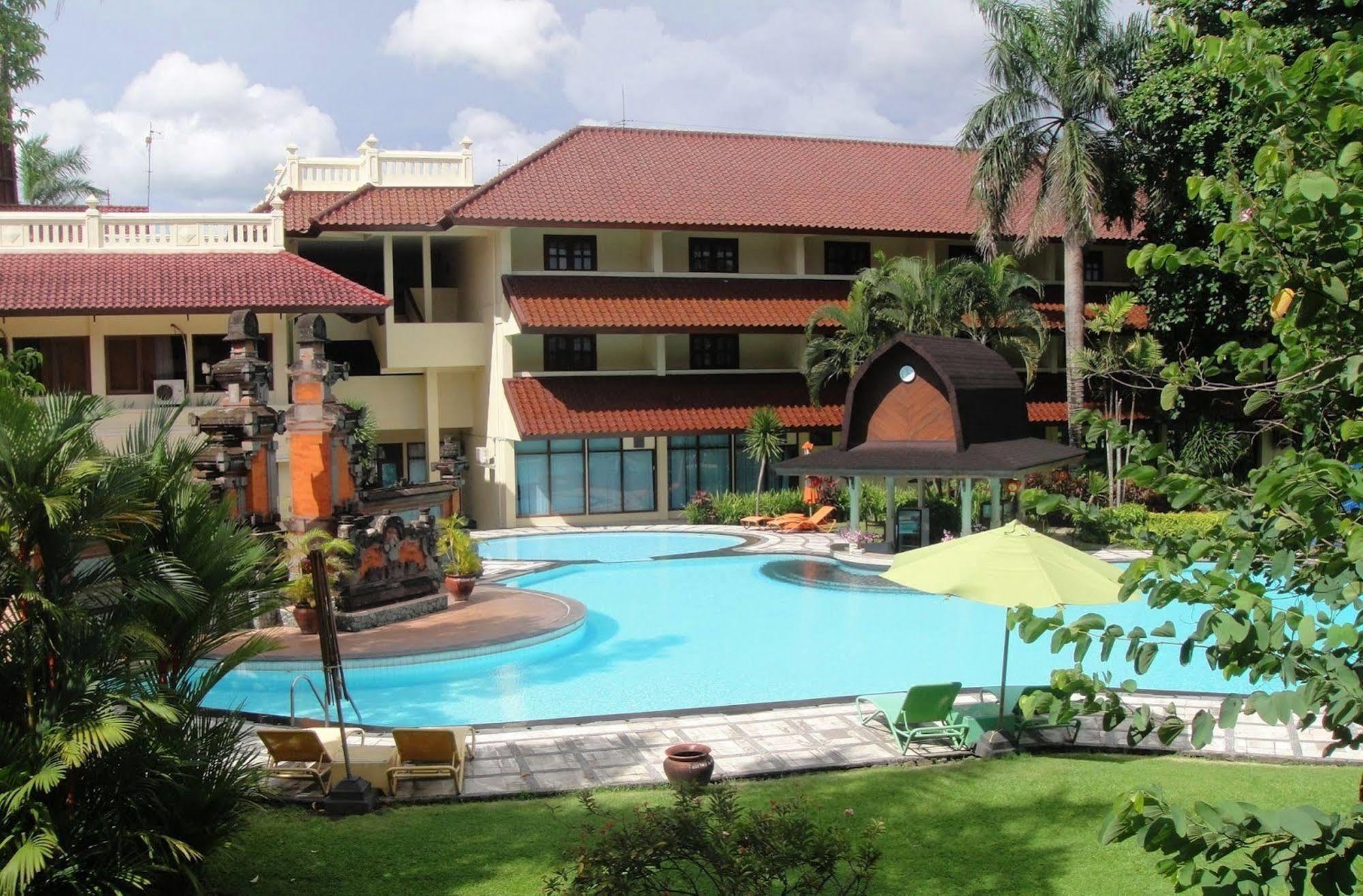 Grand Legi Hotel Mataram Ngoại thất bức ảnh